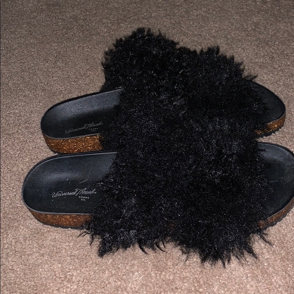 Universal Thread Sandals